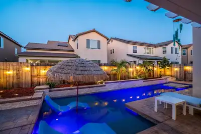 Image de Cancun Resort Style Home/Pool/ Ambient Lighting