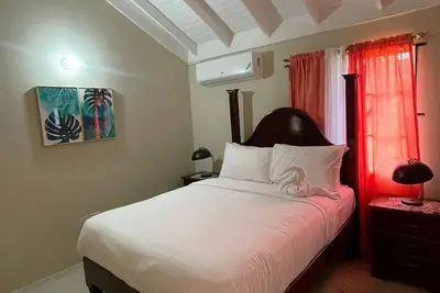 Image de Warm & cozy 2-bedroom house in beautiful Ocho Rios with WiFi, Ac