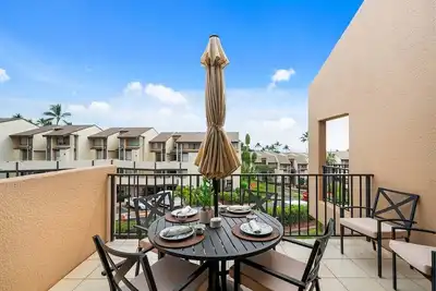 Image de Summer Sale! Freshly Updated 2br w Ocean Views - Kamaole Sands 8409
