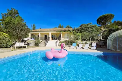 Image de Belle villa privée avec grande piscine