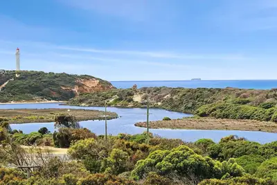 Image de Banksia Haven - Coastal retreat near Fairhaven Beach