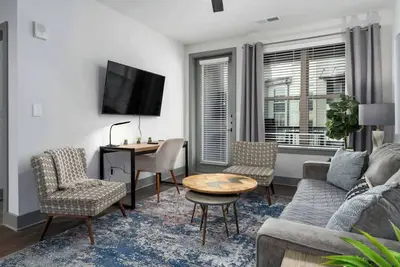 Image de Birmingham Luxury: 2br Apartment w/ Pool & Gym