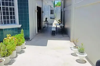 Ella's Home Urdaneta City- 3 rooms, 2 bath, max 8 guests- Cold Ac, Free Wi-Fi