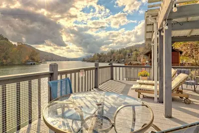 Image de Peaceful Lake Burton Stay with Dock Access