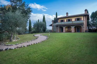 Image de Maison de vacances privée avec Wifi, bain à remous, climatisation, piscine privée, Tv, balcon