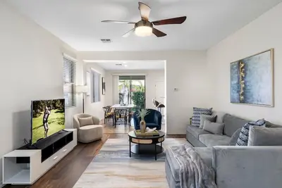 Image de Luxurious 4br Getaway｜Spacious Backyard, Cozy Fireplace & Pet-Friendly #41700