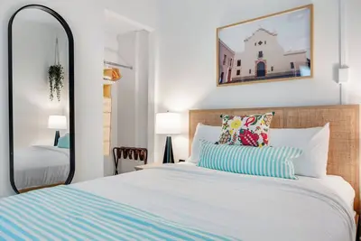 Image de Stylish in Condado | With Pool & Parking