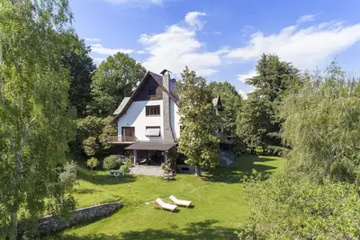 Image de Belle et grande villa au milieu d'une nature verdoyante! - Villa Tudor