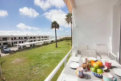 Image de Overlooking the sea! New apt. with terrace 3 bedrooms+2 bathrooms&community pool