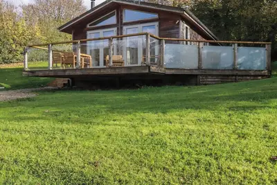 3 Hedgerows, pet friendly, with hot tub in Lanreath