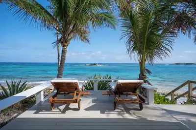 Image de Newly Remodeled Home on Pink-Sand Double Bay Beach, Spectacular Views