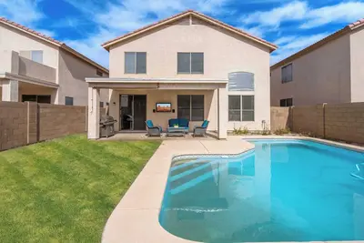 Image de 2, 593 sqft: Private Pool｜Spacious Backyard｜Pool table｜Garage Access #41691