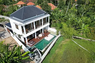 Image de Villa 4bdr vue rizière au sud d'Ubud. Piscine + baignoire extérieure.