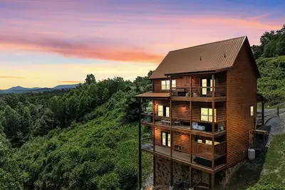 Image de Views From The Mountain Top is Ready for Company