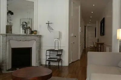 Image de Luxury flat, smart & quiet district (17e)\nshopping area & pedestrian street