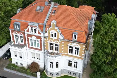 Image de Luxury apartment 8 persons, 300m² garden, terrace, bathtub, 10 min to the city center