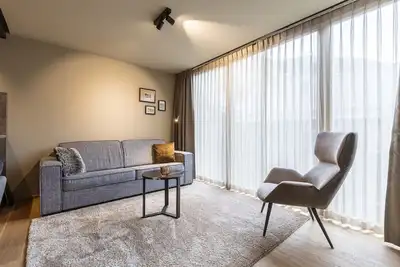 Image de Élégant penthouse avec balcon