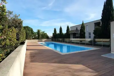 Image de Beau T2 avec piscine - proche parc