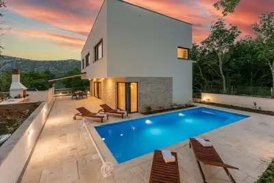 Image de Maison de vacances de rêve avec piscine privée, Bbq, chambres à coucher climatisées, douche extérieure, machine à laver