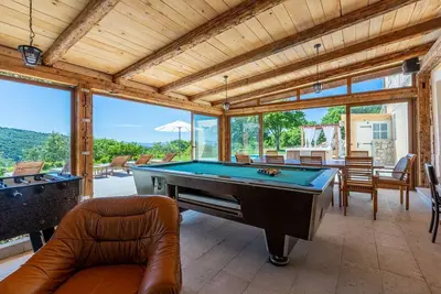 Image de Villa époustouflante avec jacuzzi, vue sur la mer, billard, ping-pong, piscine privée, barbecue