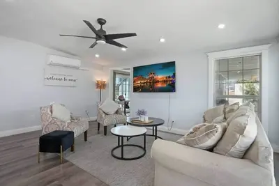 Image de Family And Friends Home Near Disneyland & Hotspots