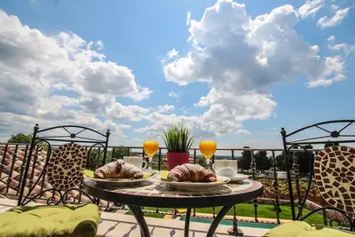Image de Finca à couper le souffle avec vélos, piscine d'eau salée, vue sur la mer, aire de jeux, espace lounge