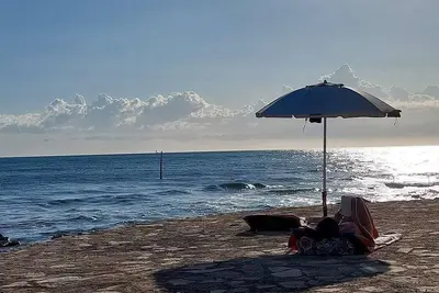 Image de Appartement confortable à seulement 400 mètres de la plage avec espace barbecue, terrasse, WiFi
