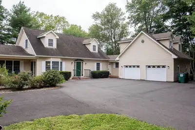 Image de Edna's Place at Meadow Hill