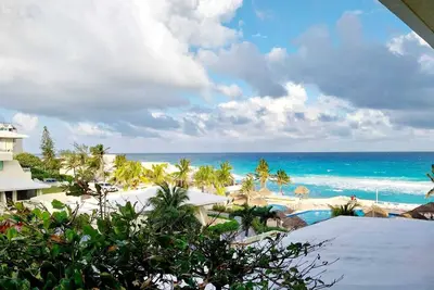 Apartment in Condominium Facing the Sea!