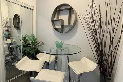 Image de 1 + 1 Bedroom Apartment In The Heart Of Toronto