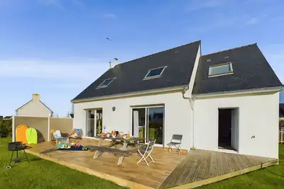 Image de À 300m de la côte sauvage, maison familiale pour 8