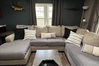 Image de Indoor Fish Cleaning - Darts - Poker - Newly Remodeled