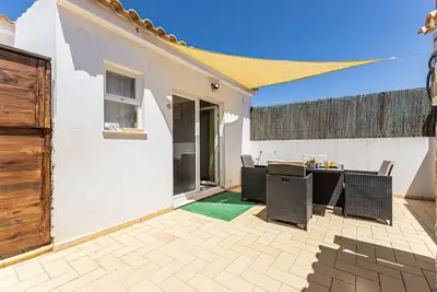 Image de Lagos Private Studio: Location | Couples & Family