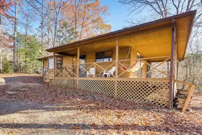 Image de Birdwatching, Board Games & BBQs: Cabin in Murphy!