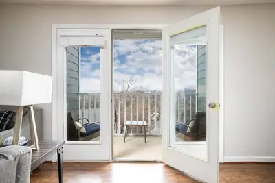 Image de Hilltop Hideaway C- King Bed\/Free Parking\/2 Baths