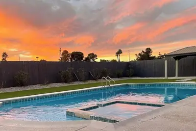 Image de Heated Spa, 5mins to Allegiant, 8mins to Strip
