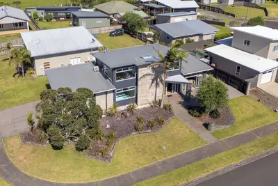 Image de Hosts on the Coast Paradise on Pacific