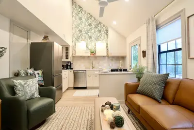 Image de Oxford House + 2. 6 miles to Ole Miss + King Beds