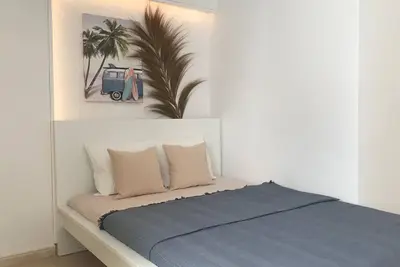 Image de Cozy vacation apartment near the beach with workplace