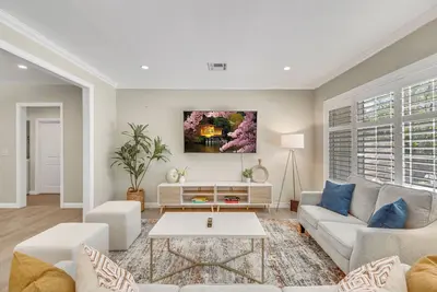 Image de Wonderful Professionally Designed Beautiful Home\n\n