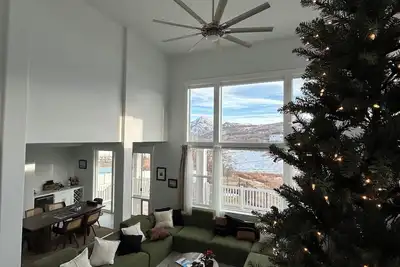 Image de Mountain Home l Spa & Stream behind house l Hike, Mountain Bike & Ski mins away