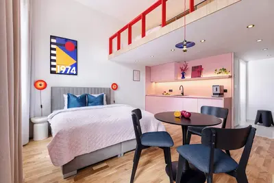 Image de TurnKey | Wenceslas sq. 2-level apt. w/ balcony Ii