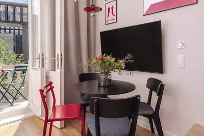 Image de TurnKey | Wenceslas square Studio with balcony Iii