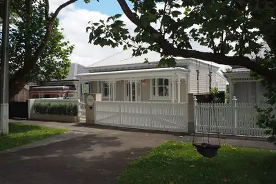 Grey Lynn Villa with Sky Tower View