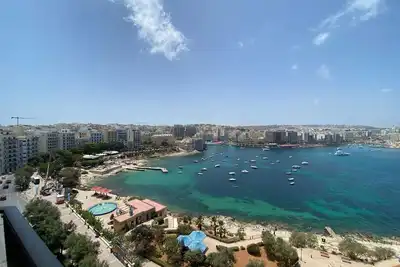 Image de Sliema Sunny Side: Stunning Seafront Apartment