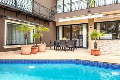 Image de Poolside Paradise Villa Zebbug