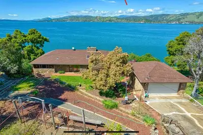 Image de Lake House - 3 bedrooms house with WiFi and Ac in serene Lower Lake