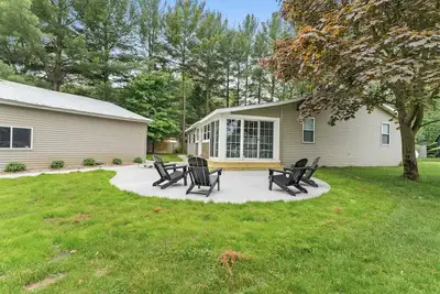 Image de Lakeview Cottage - stunning views of Silver Lake.