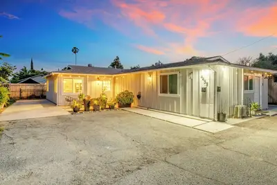 Image de Spacious 3b2b Family Home Close to La Top Attractions