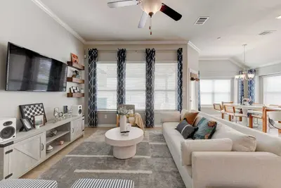 Image de Charming Peachtree 4br Retreat｜Relaxing Pool, Patio & Family-Friendly #41727